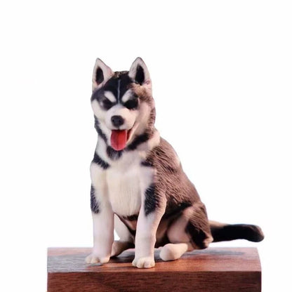 Memo Figurine
